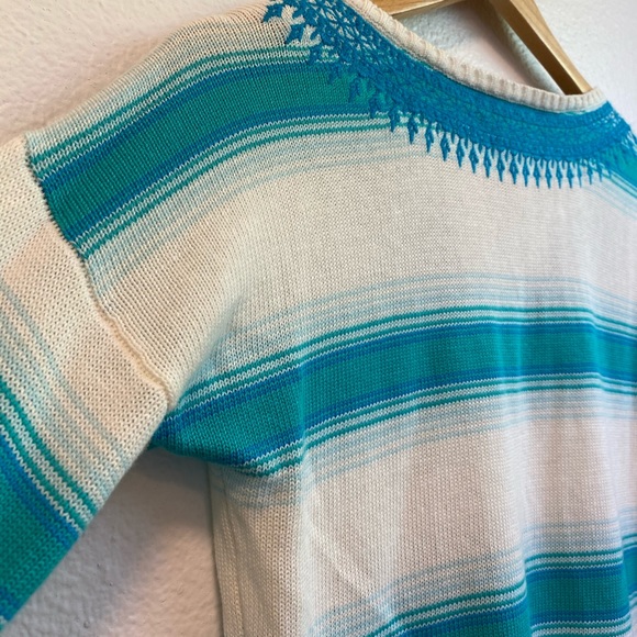 Vineyard Vines V-Neck Embroidered Tunic Top - Picture 5 of 7